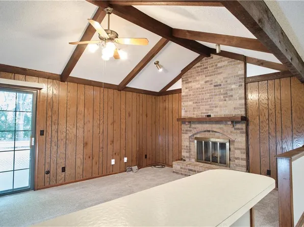 7403 E 134th Ter, Grandview, MO 64030