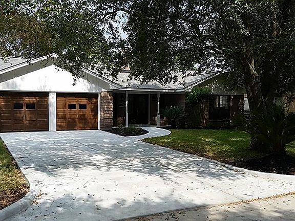 2nd image of 1606 Kings Park Dr