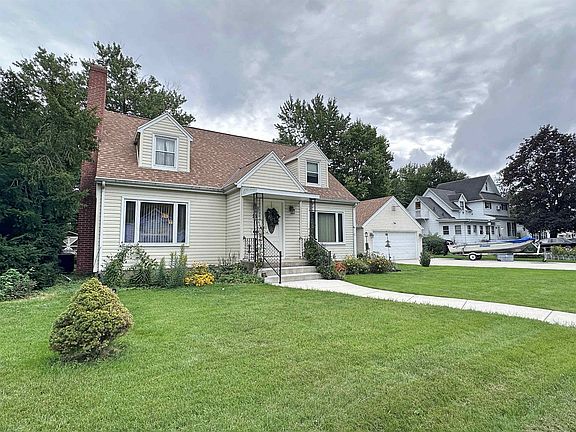 2nd image of 22 N Pine St