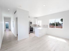 2860 Webster Ave