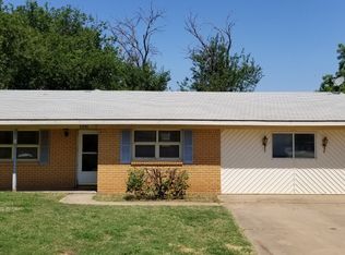 1011 W Beverly Loop, Burkburnett, TX 76354