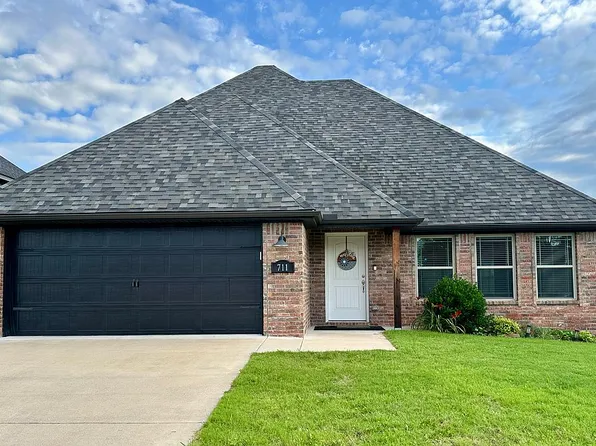 711 W Taylor St, Siloam Springs, AR 72761