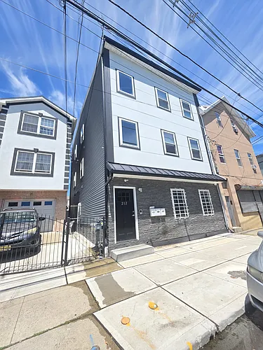 212-214 S 2nd St #2 Photo 1