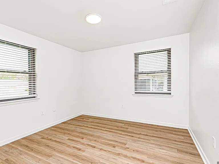 11444 Saint Lawrence Dr — Photo 16
