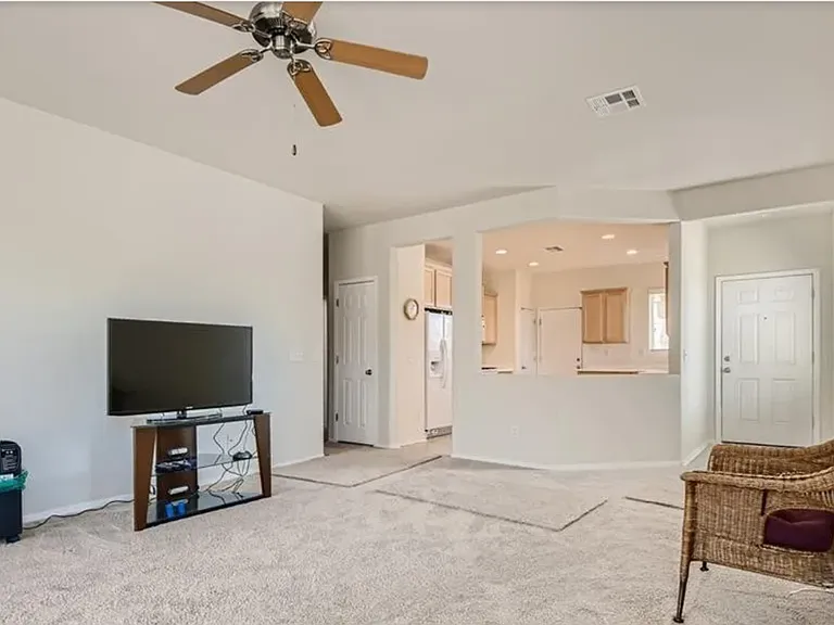 5826 Crossfield Ave — Photo 3