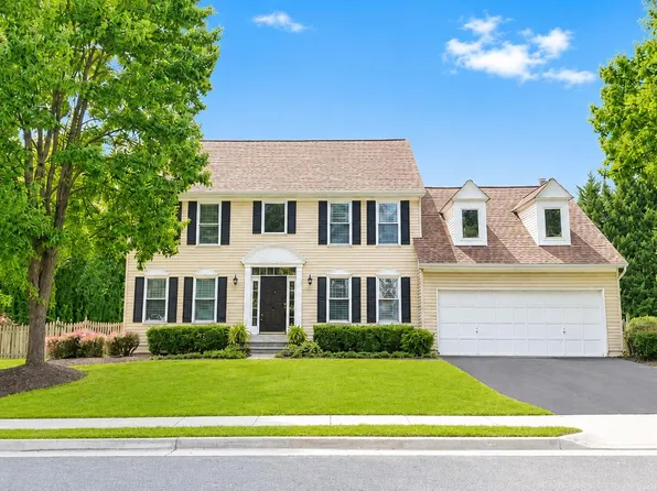 315 Oakcrest Manor Dr NE, Leesburg, VA 20176