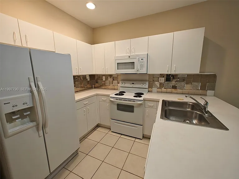 11252 SW 230th Ter #11252 — Photo 7