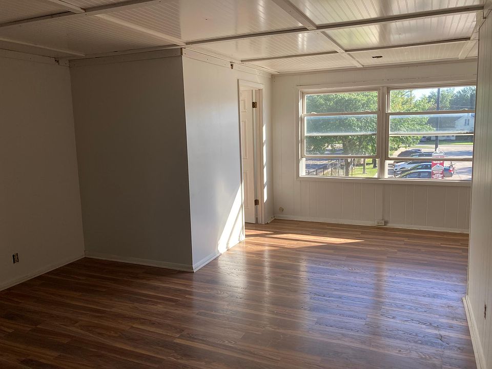 1st image of 517 Girard St