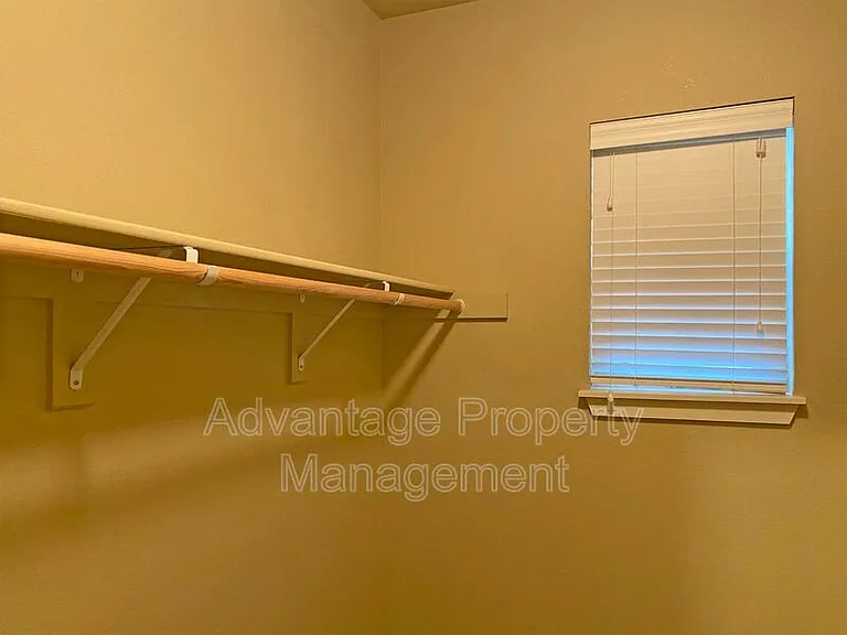 519 Catron St N #2 — Photo 11
