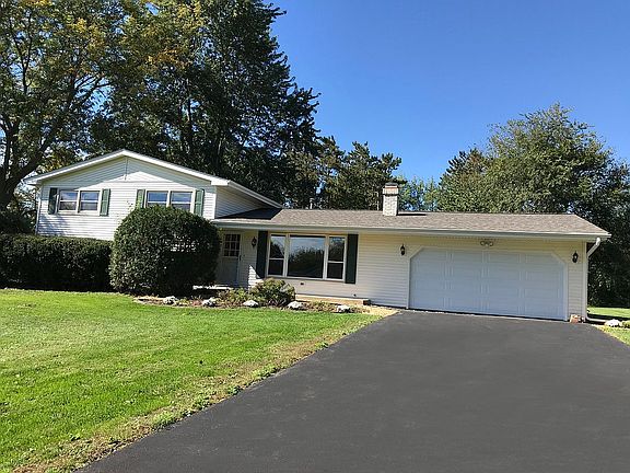 3rd image of 6N932 Crestwood Dr