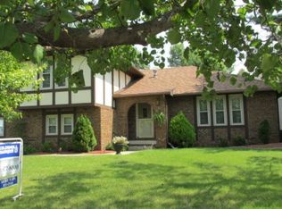 4546 Cresthaven Ln, Decatur, IL 62526