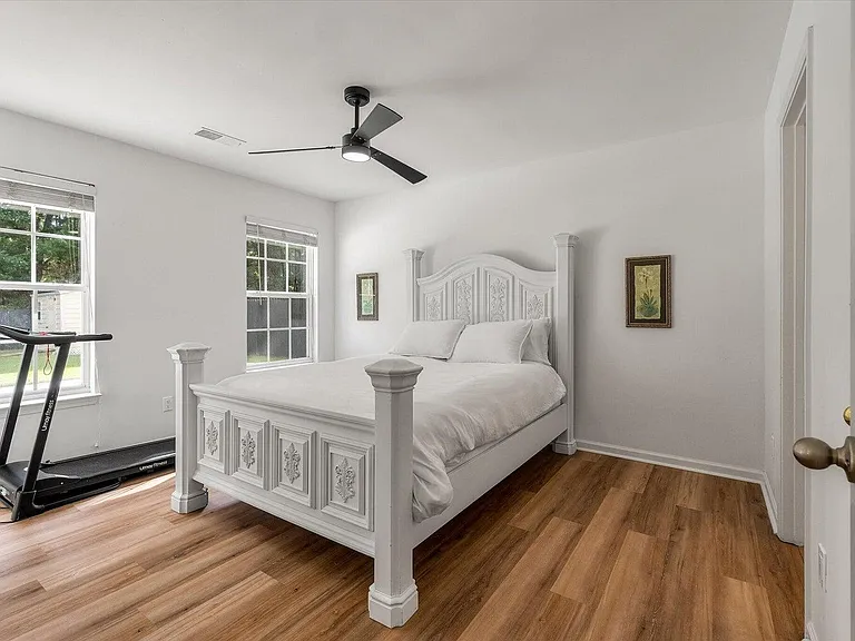 1344 Palm Cove Dr — Photo 14