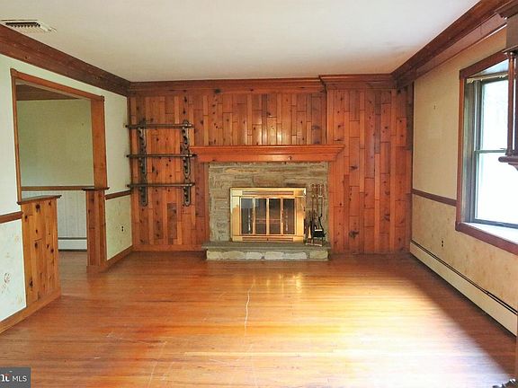 5th image of 810 Lilac Ln
