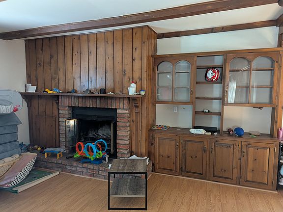 2nd image of 2419 Hobbit Ln