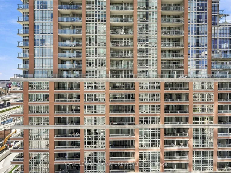 59 E Liberty St #905 — Photo 21