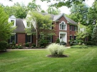 445 Duneden Dr, Aurora, OH 44202
