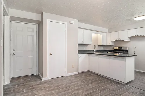218 S 38th Ave #5 Photo 1