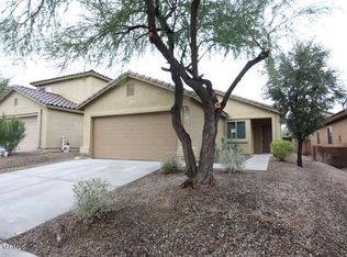 694 W Flaming Arrow Dr, Green Valley, AZ 85614