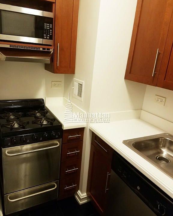 2nd image of 151 W 16th St APT 2L