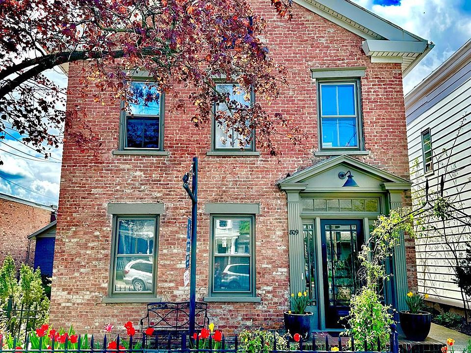 1st image of 809 - 811 Warren Street