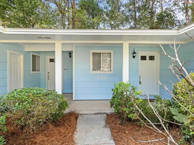 266 N Villas Ct #B — Photo 2