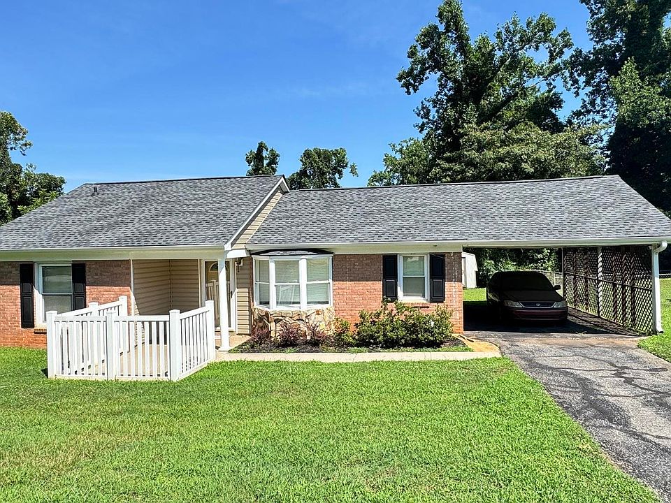 1st image of 136 Raintree Dr