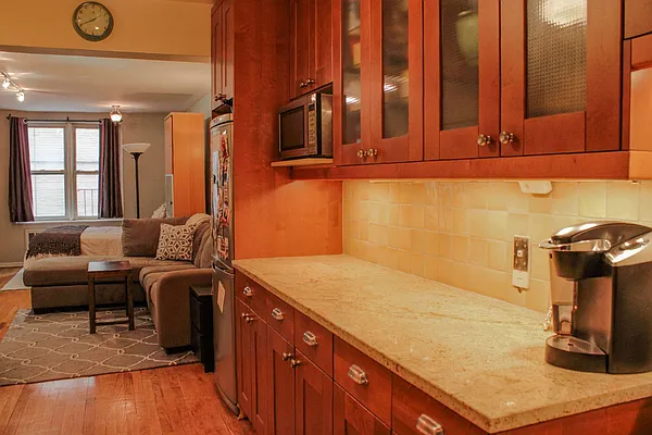 Rented by BLU Real Estate | media 32