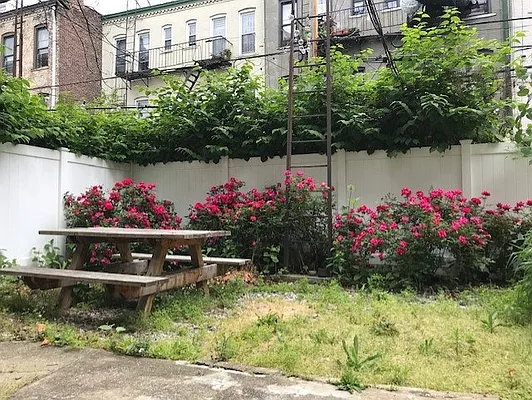 Rented by Bold New York | media 22