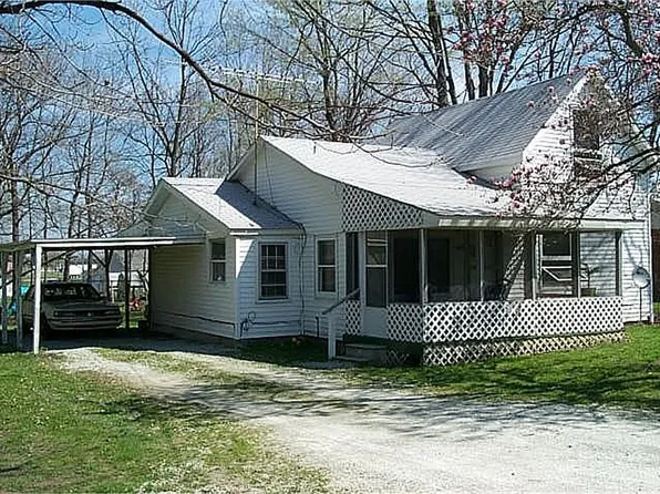 622 E Broad St, Spiceland, IN 47385