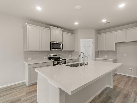 Ashland - Edison Interior Image 2