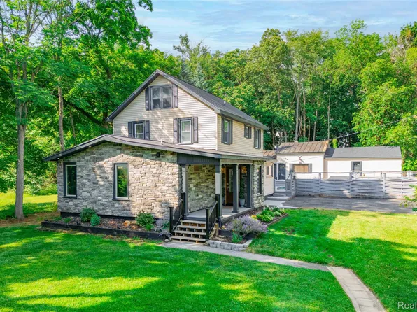 4860 Bluebush Rd, Monroe, MI 48162