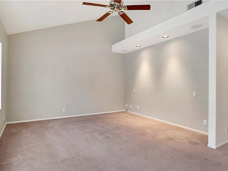 6 Morris Rd — Photo 32