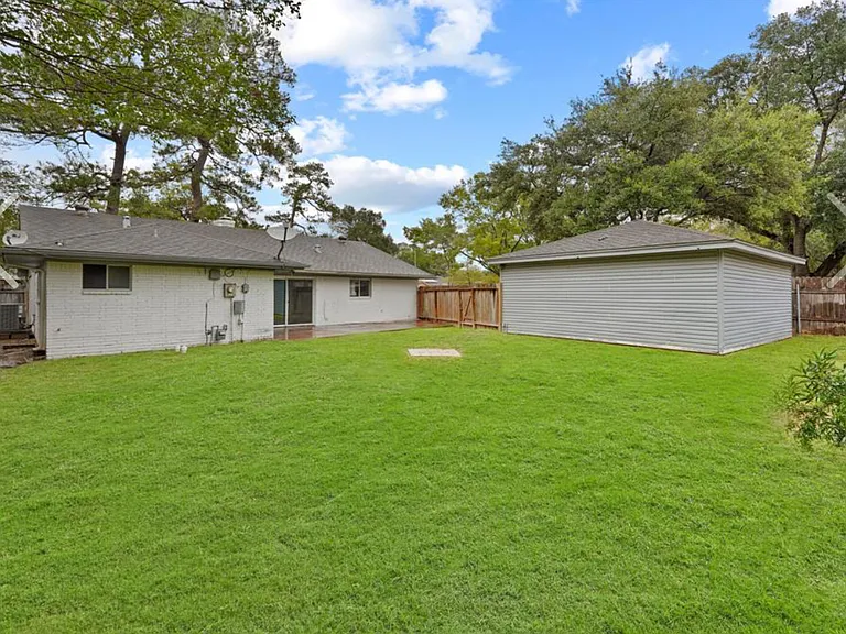 5923 Bent Bough Ln — Photo 4