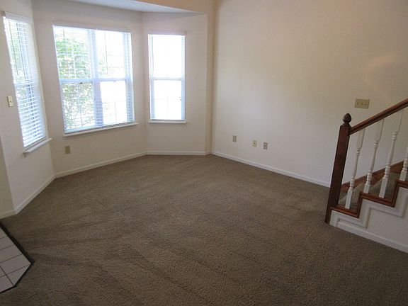 3rd image of 4901-4903 W Millbrook Dr #F7e241ad6