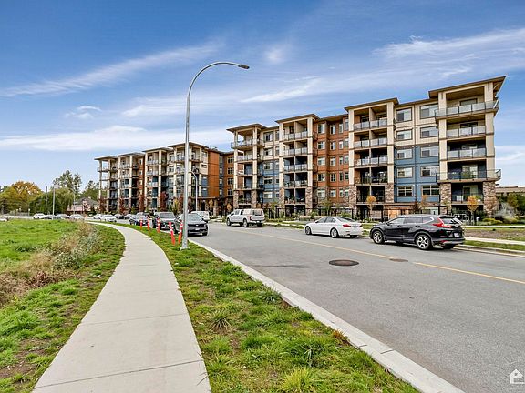 3rd image of 20673 78th Ave #321