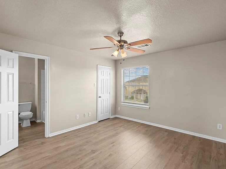 120 Green Isle Ave — Photo 9
