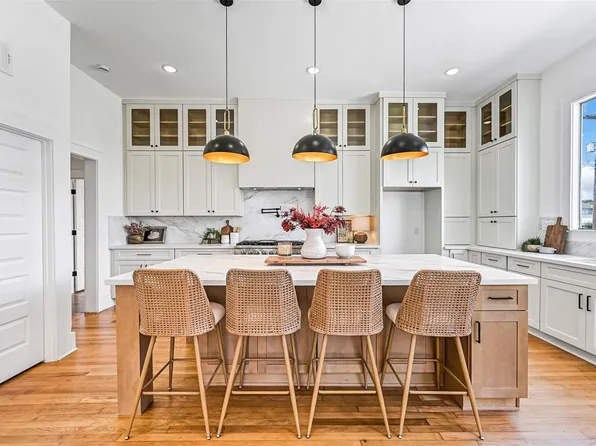 1803 27th St, Galveston, TX 77550