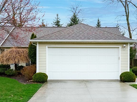 2nd image of 3871 Dartford Ln