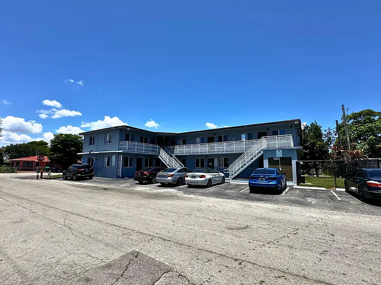 100 NW 30th Ave #1 — Photo 13