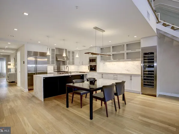 1610 N Queen St #218, Arlington, VA 22209