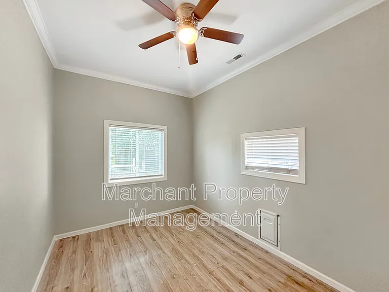 102 S 8th St — Photo 7