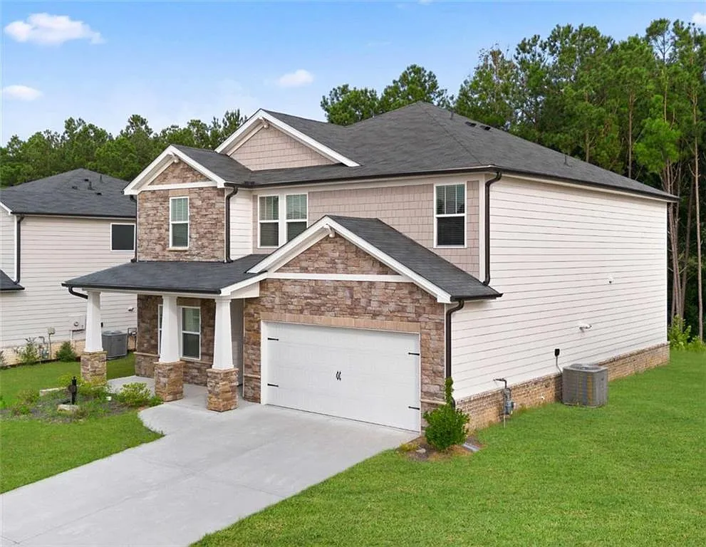 5 bed, 3.0 bath, 2752 sqft, $3,350 — Photo 2