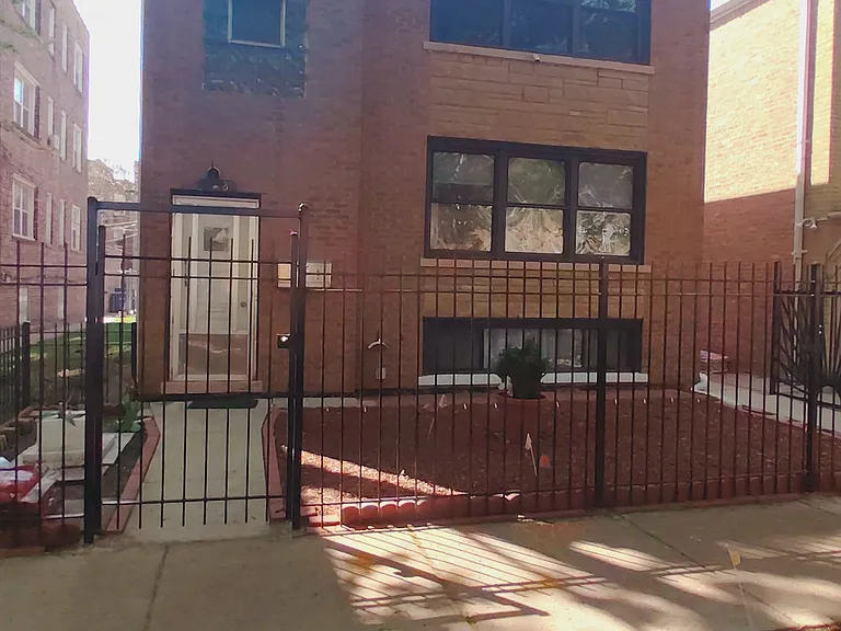 6158 N Hoyne Ave #1 — Photo 1