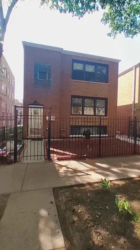 6158 N Hoyne Ave #1 Photo 1