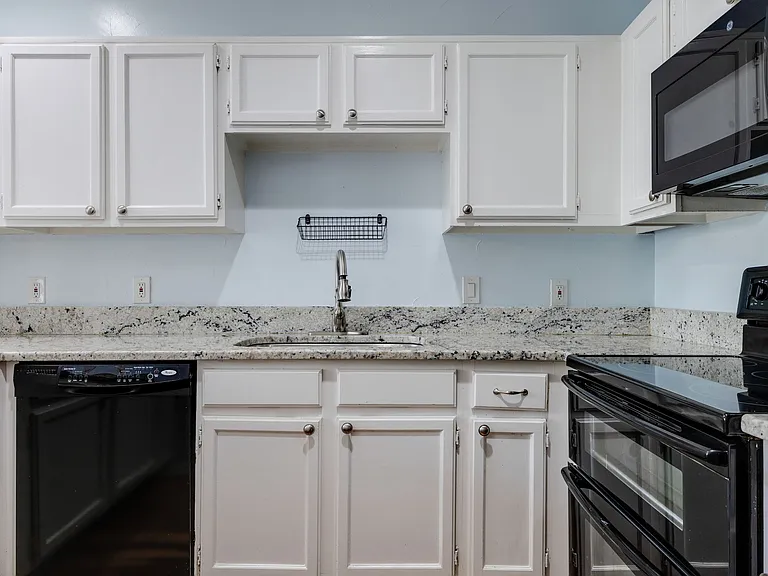 5310 Keller Springs Rd #413 — Photo 4