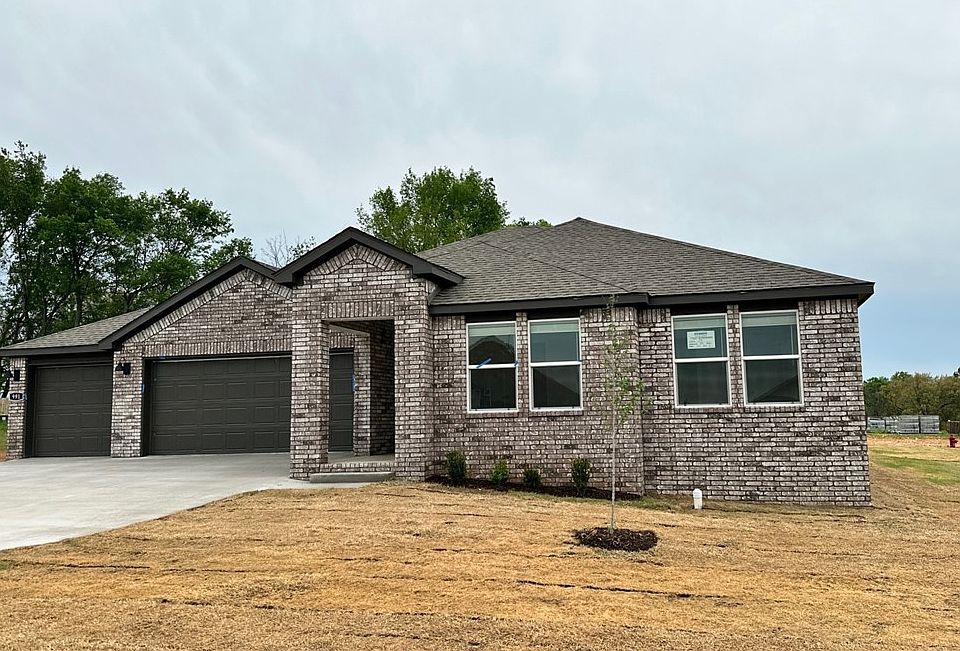 1st image of 991 Pebble Dr
