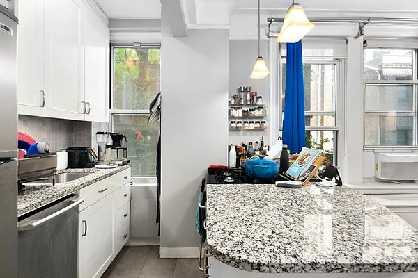 Rented by Keller Williams NYC | media 7