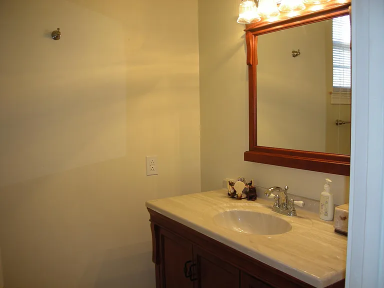 102 N State Ave — Photo 14
