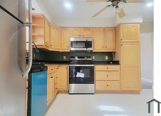 28 Right Wing Dr — Photo 8