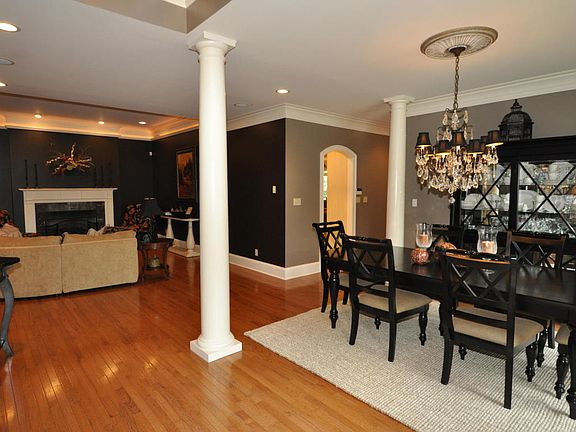 5th image of 2533 Stone Creek Dr